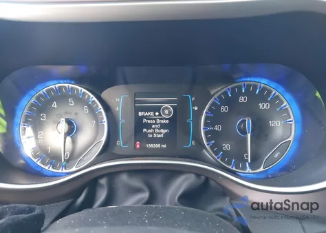 2017 Chrysler Pacifica Touring-L z USA, uszkodzony, nr VIN 2C4RC1BG8HR594451